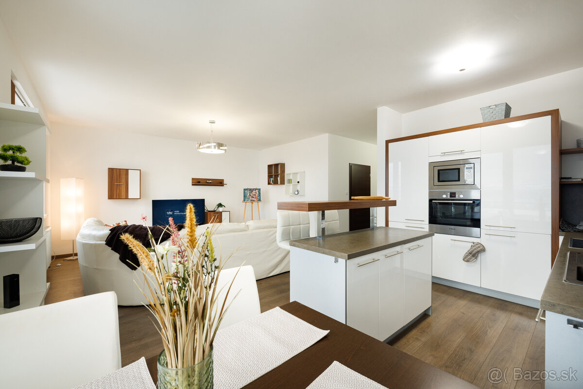 ✨ SKVELÝ Byt v Banskej Bystrici s Úžasným Výhľadom! 🏡