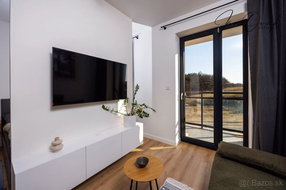 🏢 Moderný 1,5 izbový byt v Košiciach - foto 1